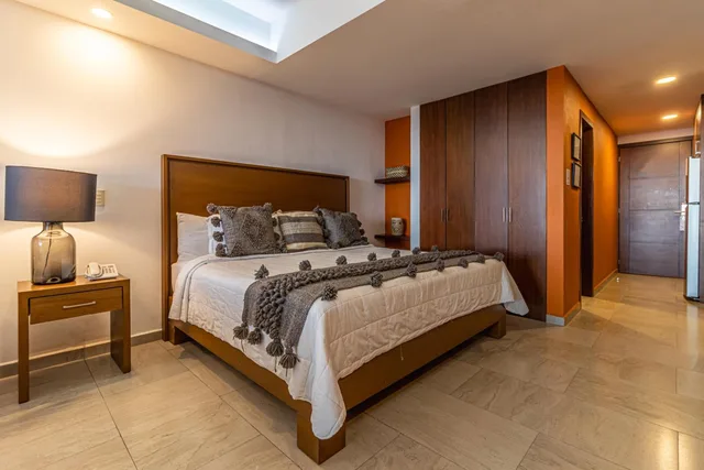 Grand, Pacific, Deluxe, Suite, King Bed, with View، Hotel Grand Paramar 1/5