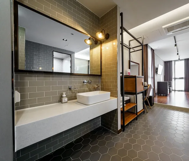 1 Bedroom, Family, Twin Beds, 1 King and 1 Single Beds, REST HOTEL 3/4