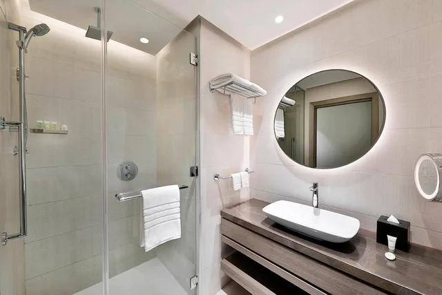 غرفة قياسية بسريرين منفصلين، Courtyard By Marriott Al Barsha Dubai 9/10