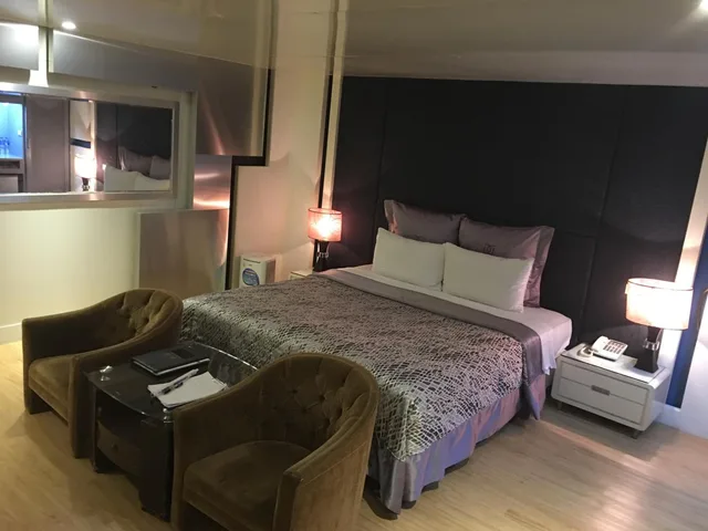 غرفة عصرية بسرير كوين، Discovery Motel - Tucheng 1/2