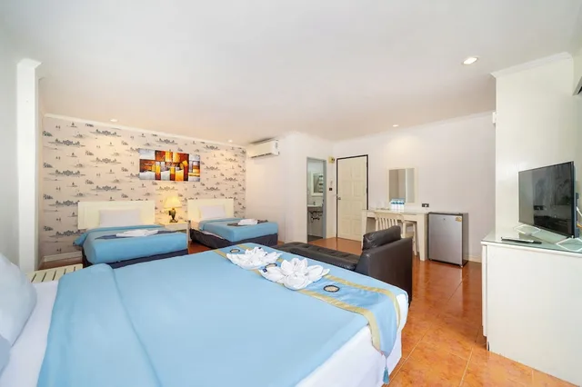 شقة بسريرين منفصلين وسريرين كينج بـ4 غرف نوم بمطبخ، Patong Central Residence & Apartment 7/10