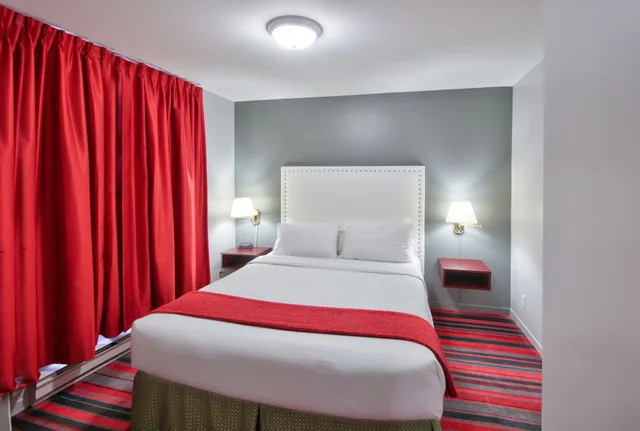 غرفة اقتصادية بسرير كوين، Hotel Du Nord 4/7