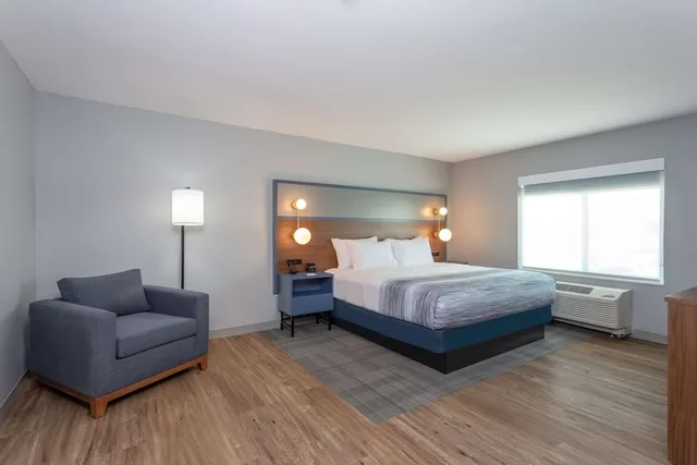 غرفة بزنس بسرير كينج، AmericInn by Wyndham San Angelo 3/3