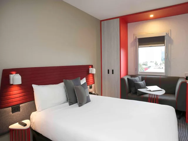 غرفة بسرير كوين، IBIS SYDNEY AIRPORT 1/3