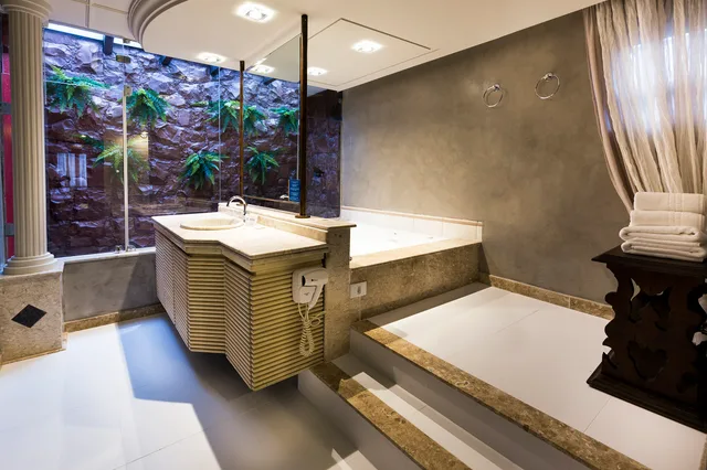 جناح بجاكوزي، HM Hotel 4/5