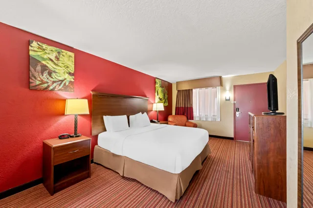 جناح بغرفتي نوم، SureStay Plus by Best Western San Antonio Fiesta Inn 3/8