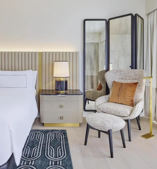 غرفة بريميير بسرير كينج لذوي الإعاقة، Cameo Beverly Hills, LXR Hotels & Resorts 4/7