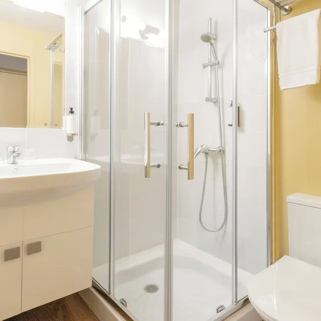Adjoining, Family, Double and Twin Beds, Hotel Gambetta 10/10