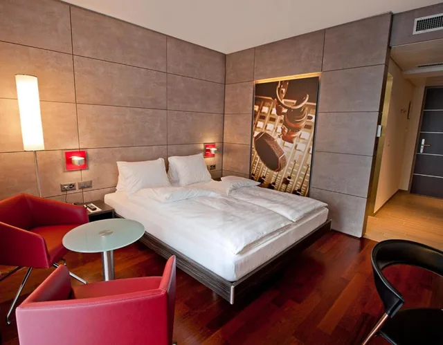 غرفة بسرير كينج، Sternen Oerlikon Hotel 1/8