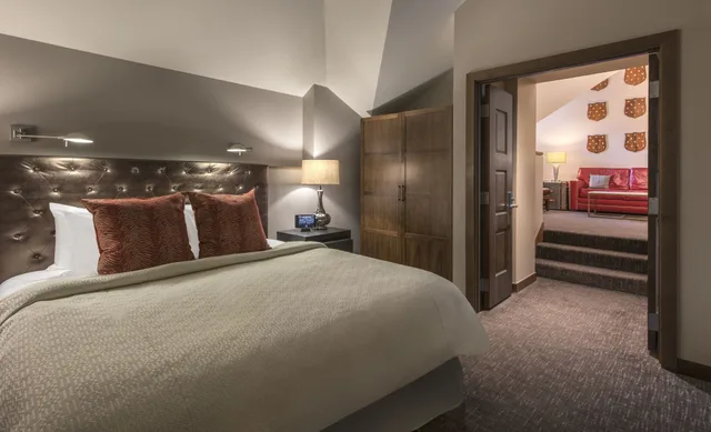 Lodge, Suite, King Bed، The Crawford Hotel 1/4