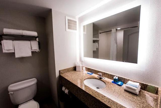 غرفة بسرير كوين، Comfort Inn Dayton South 3/3