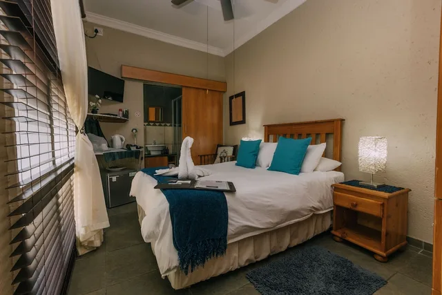 Blue, Budget, Double Bed، Beetleloop Guest House 2/3