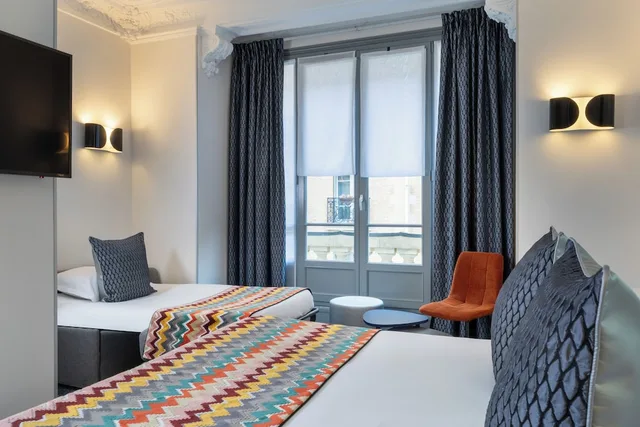 غرفة ثلاثية بسريرين منفصلين مع أريكة، Hotel Palym 1/8