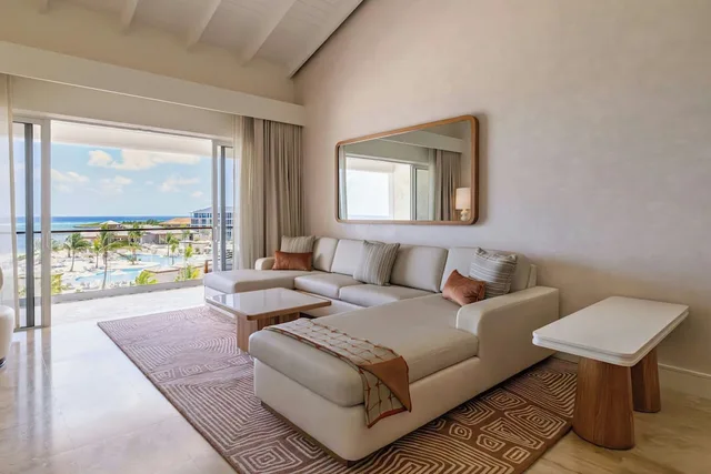 جناح بسرير كينج بإطلالة على البحر مع أريكة، Salterra, a Luxury Collection Resort & Spa, Turks & Caicos 2/7