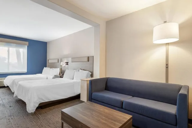 Suite, 2 Double Beds, Extra Floor Space, Accessible، Holiday Inn Express Suites Beeville 7/10