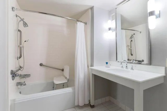غرفة ديلوكس بسرير كينج، Four Points by Sheraton Ontario-Rancho Cucamonga 4/4