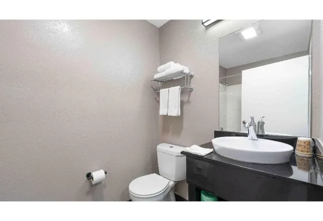 2 Queen Beds - ADA/Roll-In Shower، Studio 6 Extended Stay - Tucker, GA - Atlanta Northlake 3/4