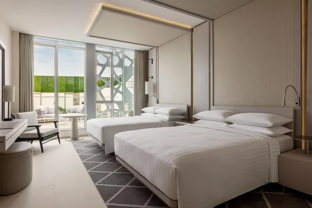 غرفة تنفيذية بسريرين منفصلين مع دخول صالة النادي، Rabat Marriott 1/5