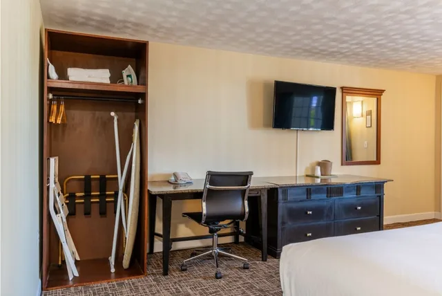 Efficiency, Suite, 2 Queen Beds, Pet Friendly، Ogunquit Hotel 6/10