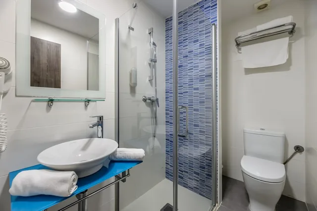 Twin Room 2ad، Hotel Vibra Lei Ibiza 5/6