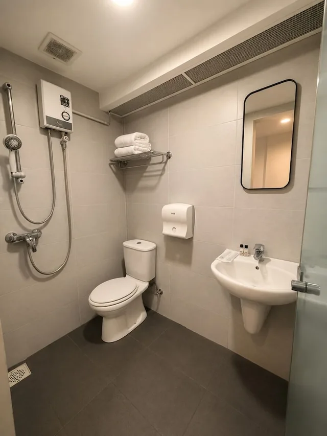 Deluxe, Queen Bed, Sandpiper Hotel 8/8