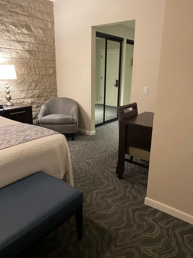 شقة سكنية ديلوكس بسرير كينج بغرفة نوم واحدة مع أريكة، Getaways At Palm Springs Tennis Club 1/6