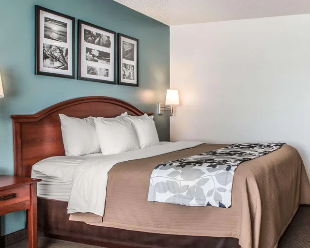 Upgrade, King Bed، Sleep Inn & Suites Mount Vernon 2/3