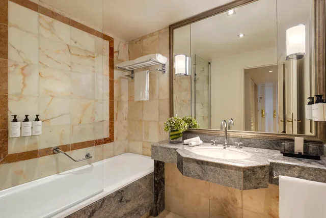 غرفة بريميوم ثلاثية، InterContinental Chantilly Chateau Mont Royal, an IHG Hotel 4/4
