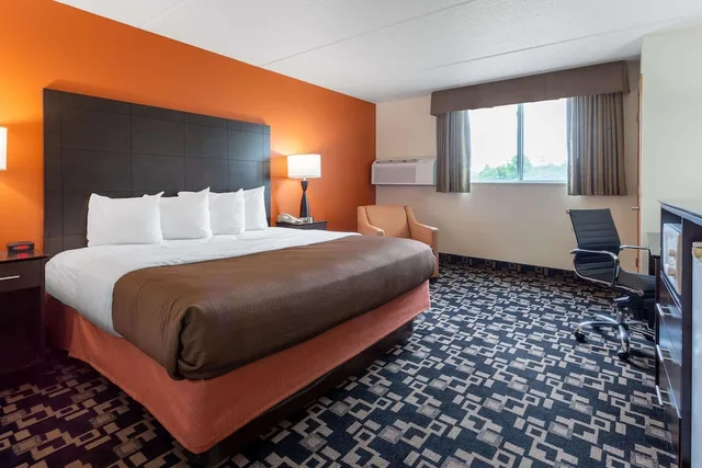 غرفة بسرير كينج، Americinn By Wyndham Wausau 3/10