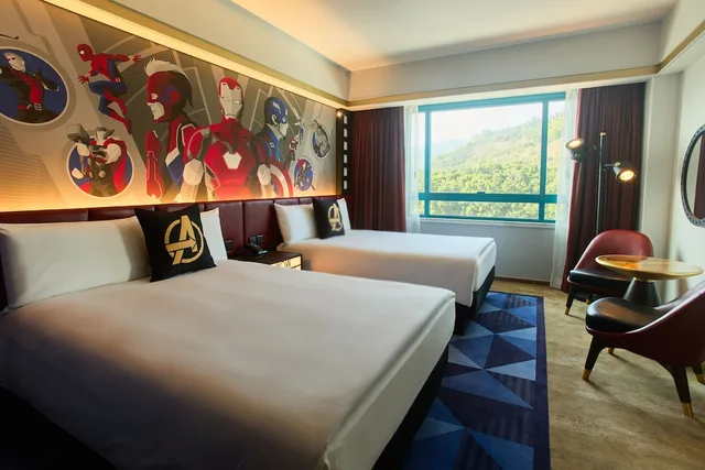 Marvel, Deluxe، Disneys Hollywood Hotel 1/2