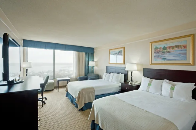 غرفة بريميوم بسريرين كوين بإطلالة على البحر، Holiday Inn Portland-By The Bay 2/7