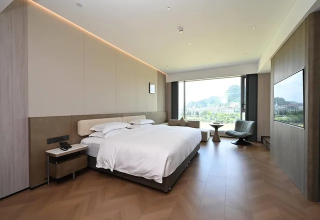 غرفة ديلوكس بسرير كينج بإطلالة على النهر، Wyndham Garden Liuzhou Wuxing Street 1/1
