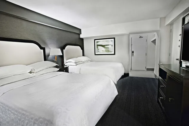 Room, 2 Queen Beds, No View, Sheraton Fallsview Hotel 1/4