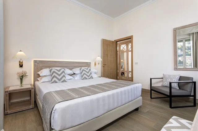 جناح بسرير مزدوج مع أريكة، Grand Hotel Arenzano 2/3