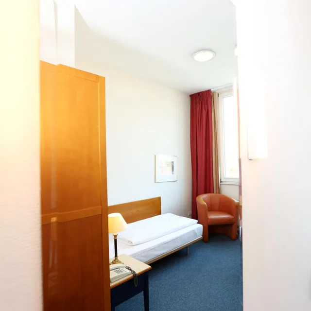 غرفة مفردة، H24 Hoteltow 6/11