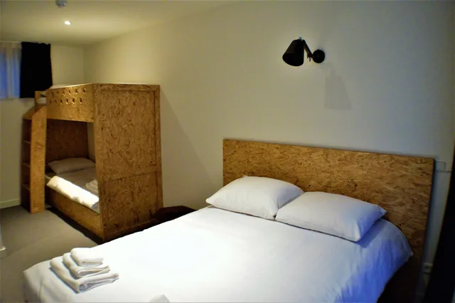 غرفة عائلية بسرير مزدوج وسرير بطابقين، Hotel Heye 130 4/6