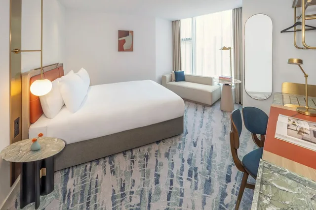 غرفة ديلوكس ركنية بسرير كينج، Dorsett Canary Wharf 1/2
