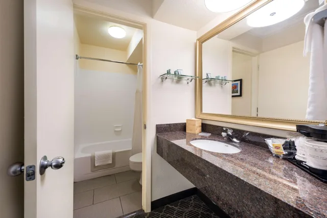 غرفة عائلية بسريرين كوين، Best Western Danville Sycamore Inn 6/7