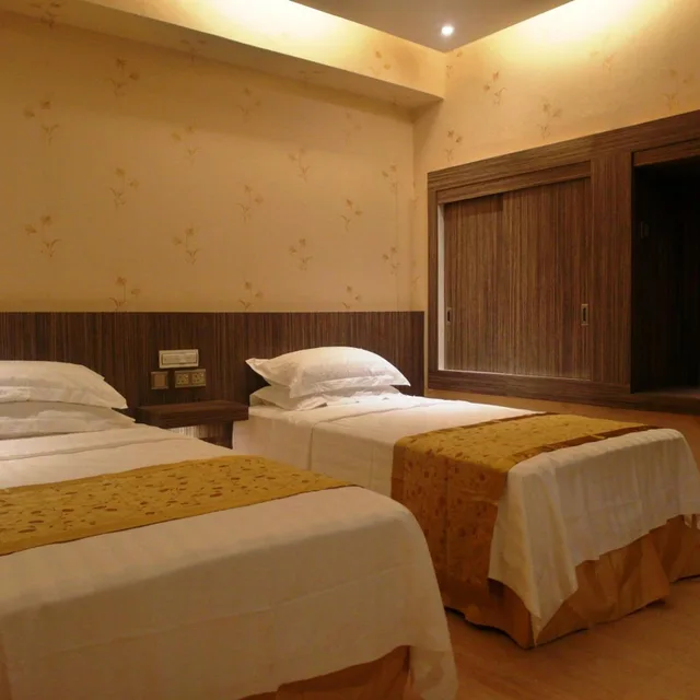 غرفة سوبيريور بسريرين منفصلين، Mandarin Hotel 1/10