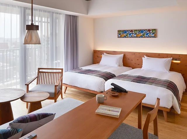 غرفة ديلوكس بسريرين منفصلين مع أريكة، Hotel Strata Naha 1/3