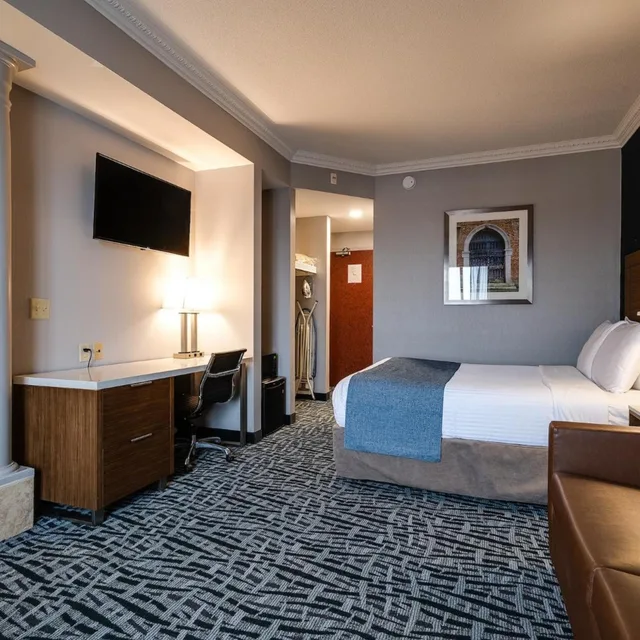 جناح ديلوكس بسرير كوين مع أريكة، Monte Carlo Inn Toronto West Suites 9/10
