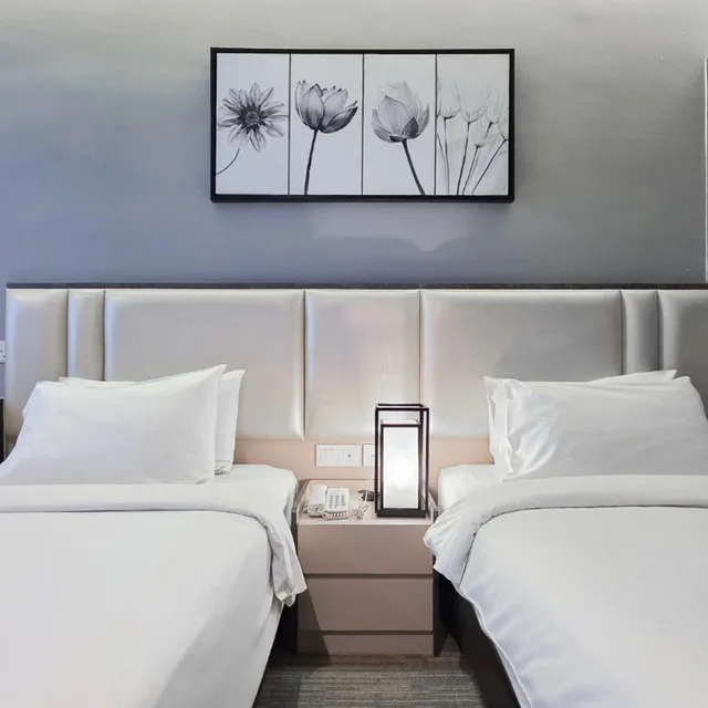 غرفة سوبيريور بسرير كوين، Fives Hotel DNP 5/8
