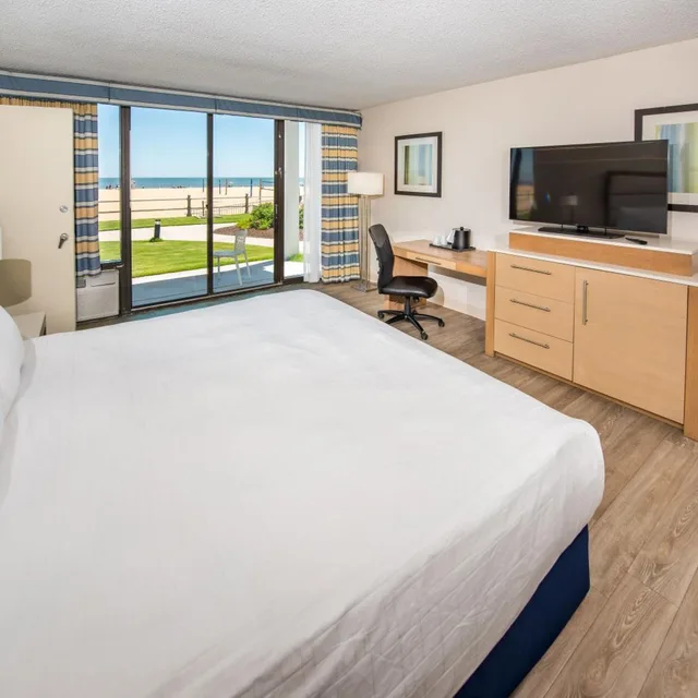 1 Bedroom, Suite, King Bed, Ocean Front، Wyndham Virginia Beach Oceanfront 1/3