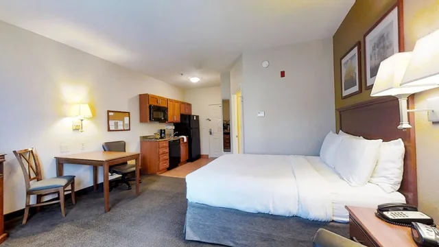 جناح استوديو بسرير كوين بحوض استحمام لذوي الإعاقة، Candlewood Suites Slidell Northshore 1/1