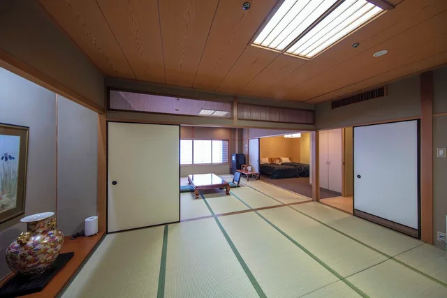 جناح بسريرين منفصلين وفرشتي فوتون، Kurashiki Yuga Onsen Hotel Yamatouka 1/1