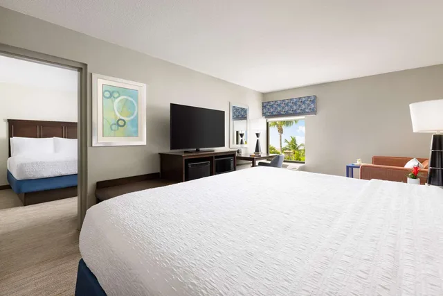 جناح عائلي، Hampton Inn Naples - Central 2/5