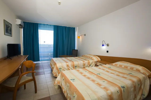 غرفة بسرير مزدوج بإطلالة على البحر، Royal Bay 1/10