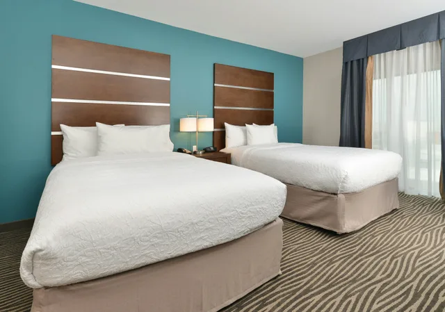 غرفة بسريرين كوين لذوي الإعاقة، Hampton Inn Suites Des Moines Downtown 2/4