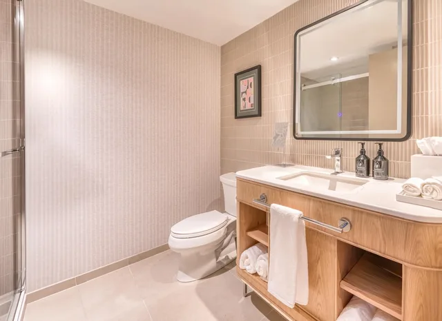 Room, 2 Queen Beds, Toor Hotel Toronto, Part Of Jdv By Hyatt 3/4