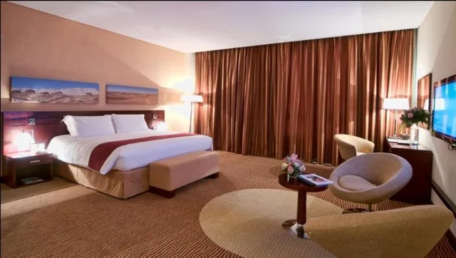 غرفة ديلوكس بسرير مزدوج أو سريرين منفصلين، City Seasons Hotel Muscat 1/2
